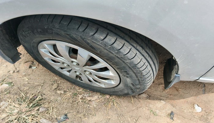 2013 Hyundai i10 SPORTZ 1.2, Petrol, Manual, 54,972 km, tyre