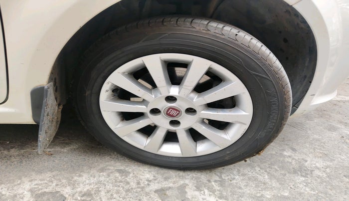 2015 Fiat Linea EMOTION 1.4 L T JET, Petrol, Manual, 73,840 km, tyre