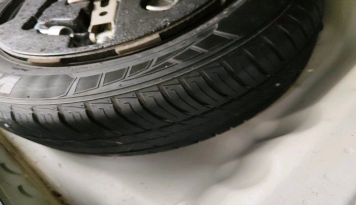 2019 Maruti Vitara Brezza VDI, Diesel, Manual, 41,566 km, tyre