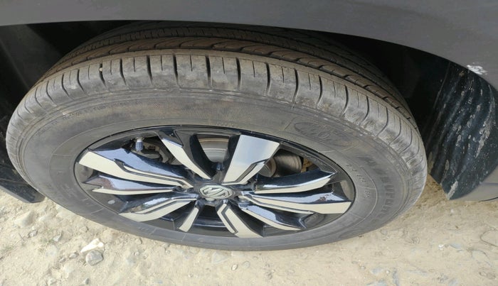 2020 MG HECTOR PLUS SHARP 1.5 PETROL TURBO DCT 6-STR, Petrol, Automatic, 10,676 km, tyre