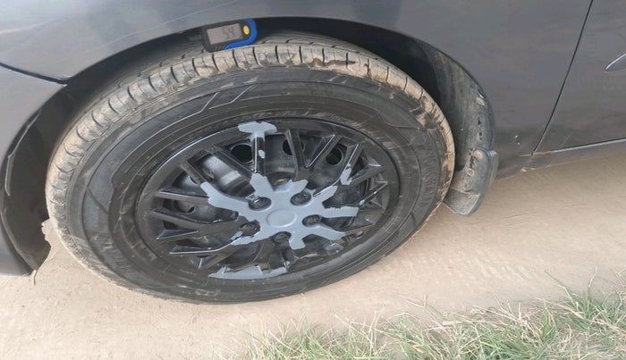 2010 Hyundai i10 SPORTZ 1.2 AT, Petrol, Automatic, 68,068 km, tyre