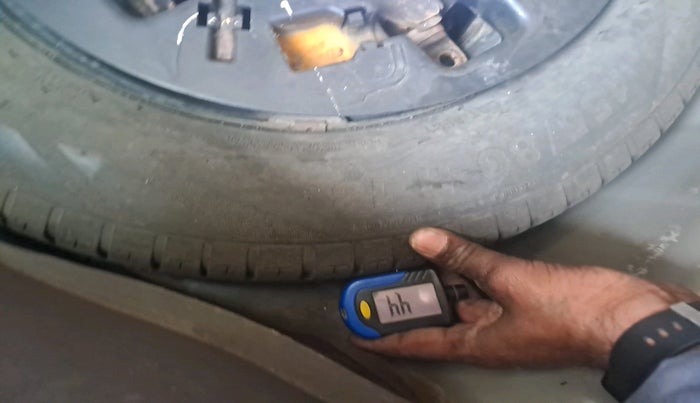 2010 Hyundai i10 SPORTZ 1.2 AT, Petrol, Automatic, 68,068 km, tyre