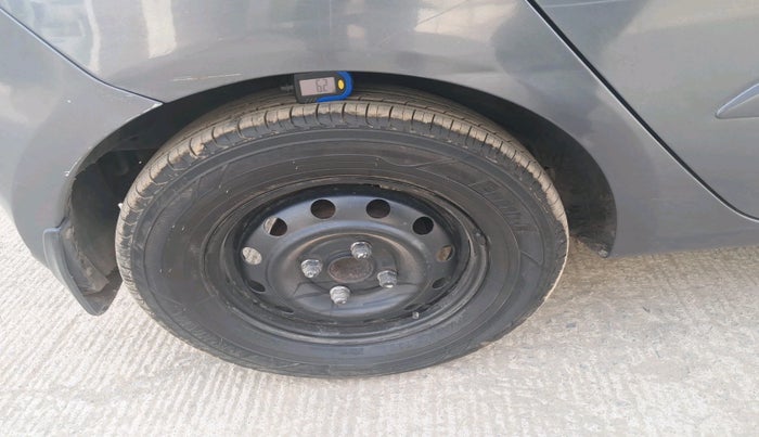 2010 Hyundai i10 SPORTZ 1.2 AT, Petrol, Automatic, 68,068 km, tyre