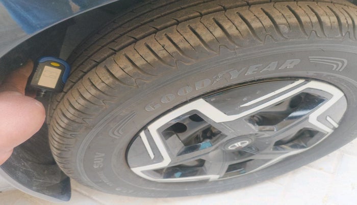 2024 Tata Curvv Pure Plus 1.2 Petrol 7DCA, Petrol, Automatic, 3,211 km, tyre