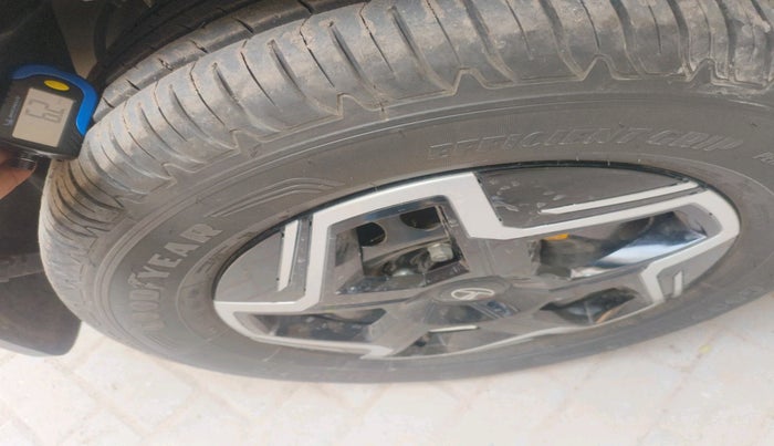 2024 Tata Curvv Pure Plus 1.2 Petrol 7DCA, Petrol, Automatic, 3,211 km, tyre