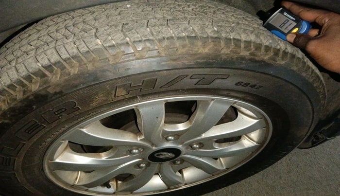 2019 Mahindra XUV500 W9 AT, Diesel, Automatic, 1,01,979 km, tyre