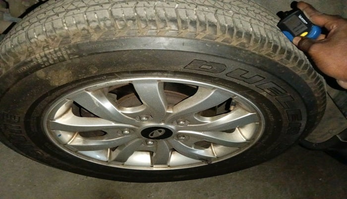 2019 Mahindra XUV500 W9 AT, Diesel, Automatic, 1,01,979 km, tyre