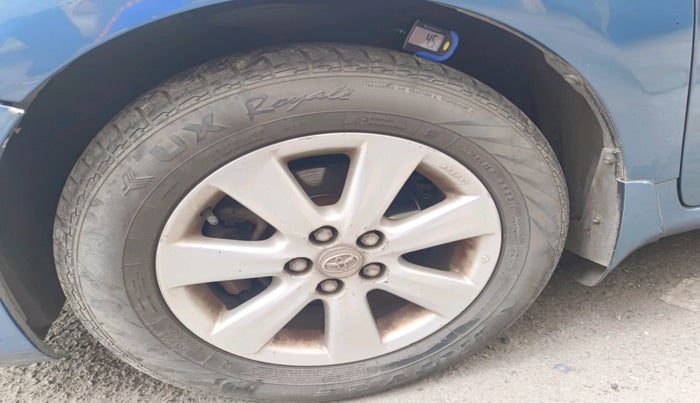 2011 Toyota Corolla Altis G PETROL, Petrol, Manual, 1,45,513 km, tyre