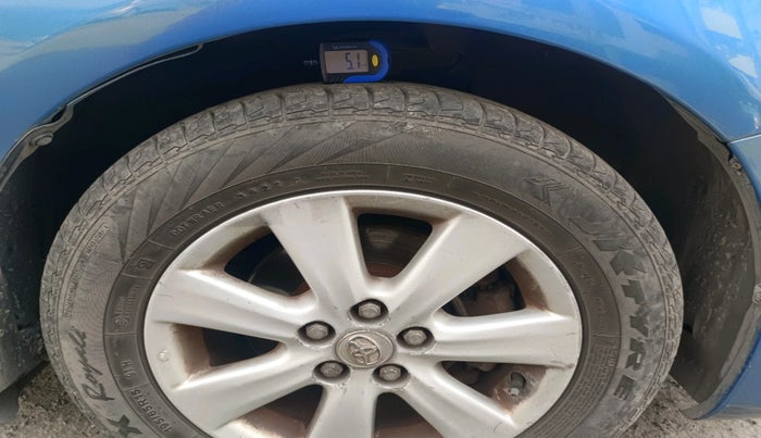 2011 Toyota Corolla Altis G PETROL, Petrol, Manual, 1,45,513 km, tyre