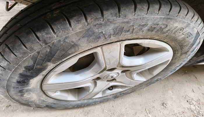 2019 Renault TRIBER RXZ, Petrol, Manual, 93,659 km, tyre