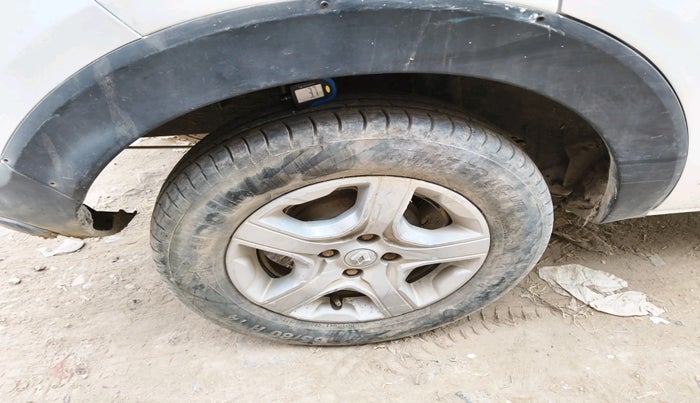 2019 Renault TRIBER RXZ, Petrol, Manual, 93,659 km, tyre