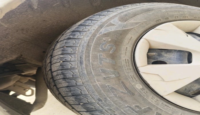 2013 Maruti A Star VXI (ABS) AT, Petrol, Automatic, 76,606 km, tyre