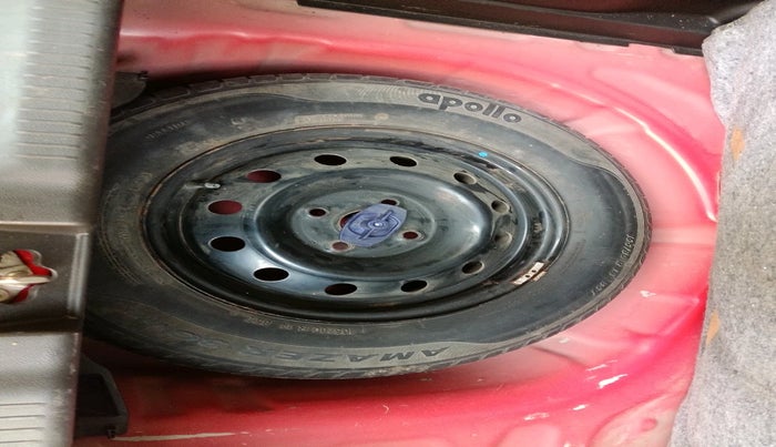 2018 Maruti Swift VXI, Petrol, Manual, 19,940 km, tyre