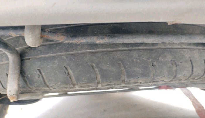 2013 Maruti Ertiga ZXI, Petrol, Manual, 83,554 km, tyre