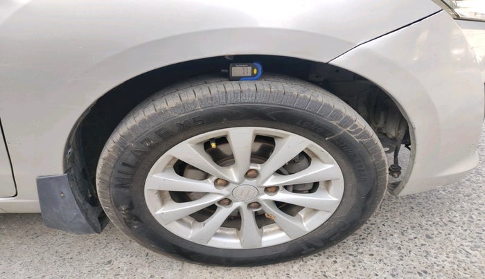 2013 Maruti Ertiga ZXI, Petrol, Manual, 83,554 km, tyre