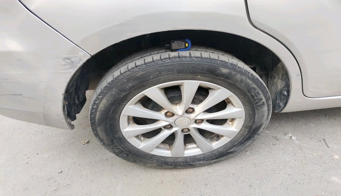 2013 Maruti Ertiga ZXI, Petrol, Manual, 83,554 km, tyre