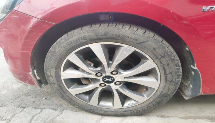 2015 Hyundai Verna FLUIDIC 4S1.6 VTVT S O AT, Petrol, Automatic, 82,100 km, tyre