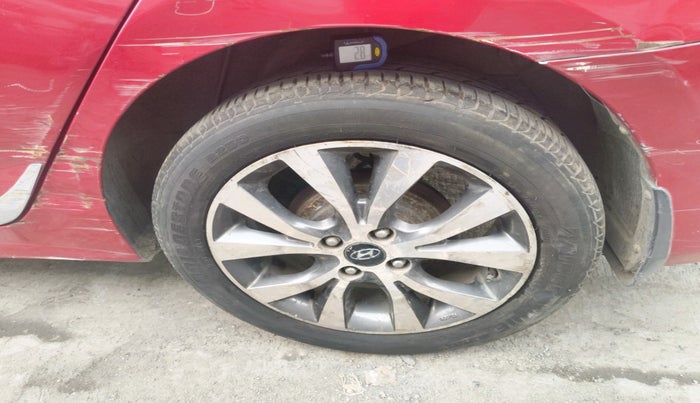 2015 Hyundai Verna FLUIDIC 4S1.6 VTVT S O AT, Petrol, Automatic, 82,100 km, tyre