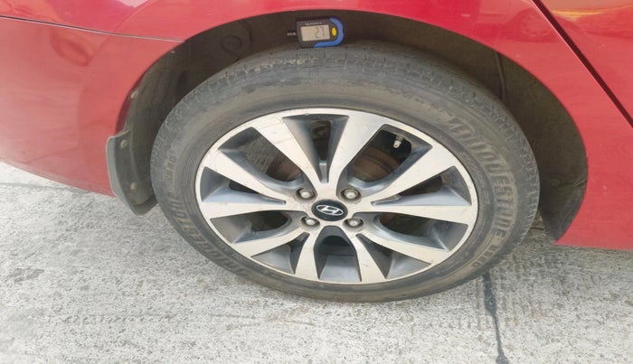 2015 Hyundai Verna FLUIDIC 4S1.6 VTVT S O AT, Petrol, Automatic, 82,100 km, tyre