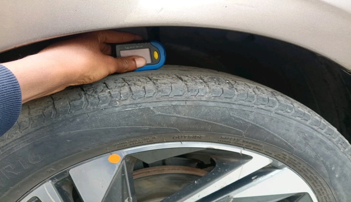 2020 Hyundai NEW I20 ASTA 1.2 MT, Petrol, Manual, 53,046 km, tyre