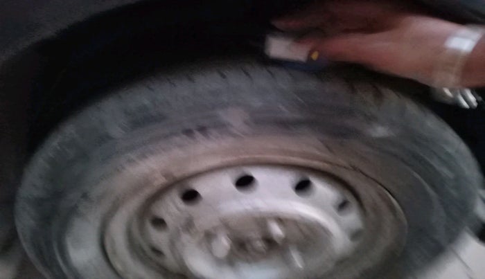 2014 Hyundai i10 MAGNA 1.1, Petrol, Manual, 87,069 km, tyre