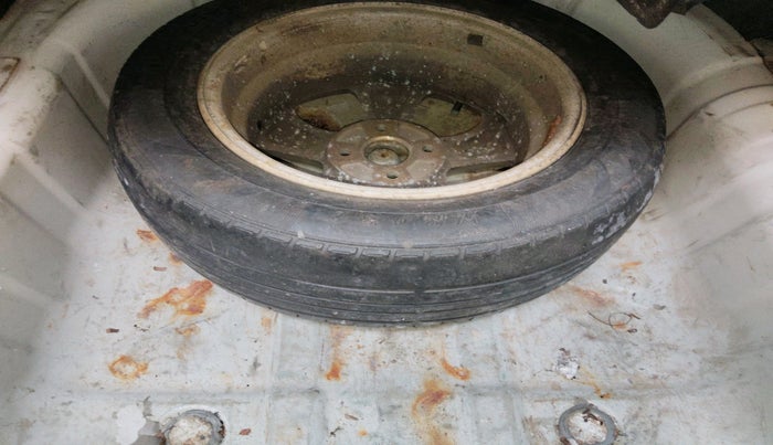 2007 Hyundai Verna XXI, Petrol, Manual, 1,20,212 km, tyre