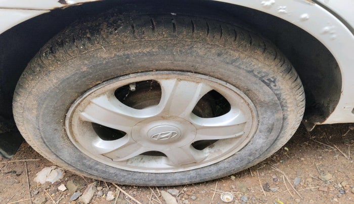 2007 Hyundai Verna XXI, Petrol, Manual, 1,20,212 km, tyre