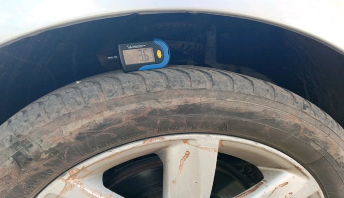 2014 Volkswagen Polo COMFORTLINE 1.5L, Diesel, Manual, 85,710 km, tyre