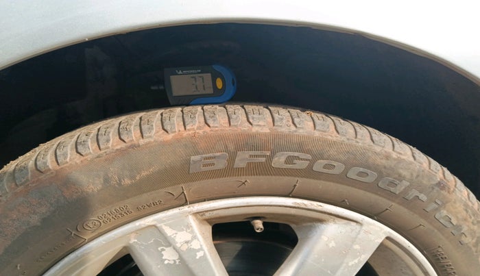 2014 Volkswagen Polo COMFORTLINE 1.5L, Diesel, Manual, 85,710 km, tyre