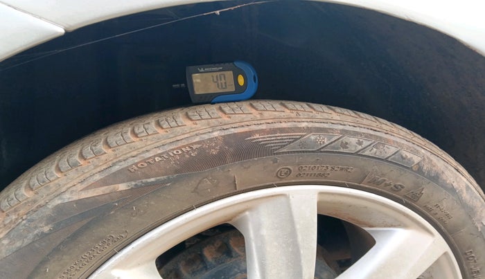 2014 Volkswagen Polo COMFORTLINE 1.5L, Diesel, Manual, 85,710 km, tyre