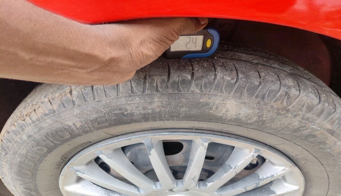 2012 Volkswagen Polo TRENDLINE 1.2L DIESEL, Diesel, Manual, 1,53,905 km, tyre