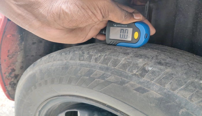 2012 Volkswagen Polo TRENDLINE 1.2L DIESEL, Diesel, Manual, 1,53,905 km, tyre