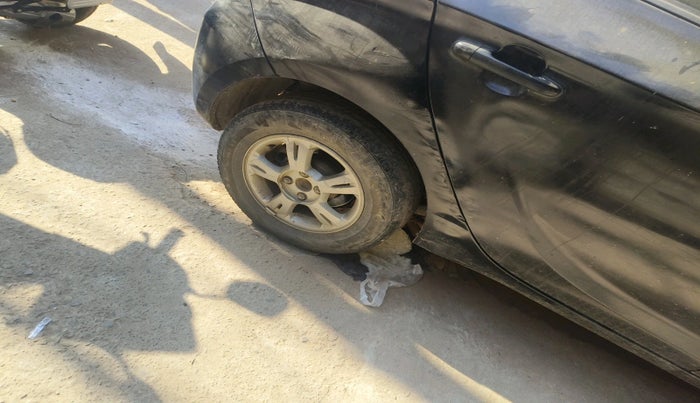 2010 Hyundai i20 ASTA 1.4 AT, Petrol, Automatic, 1,21,554 km, tyre