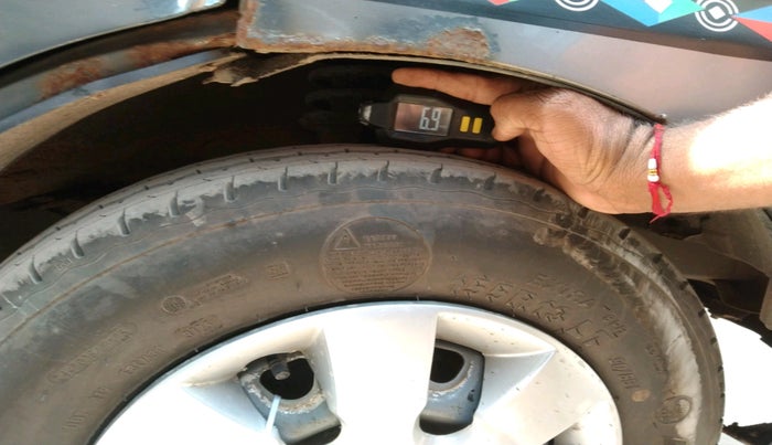 2016 Maruti Eeco 7 STR, Petrol, Manual, 1,28,137 km, tyre