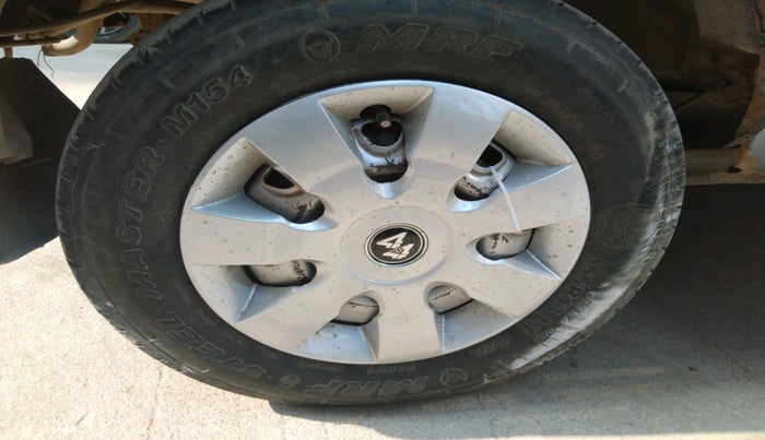 2016 Maruti Eeco 7 STR, Petrol, Manual, 1,28,137 km, tyre