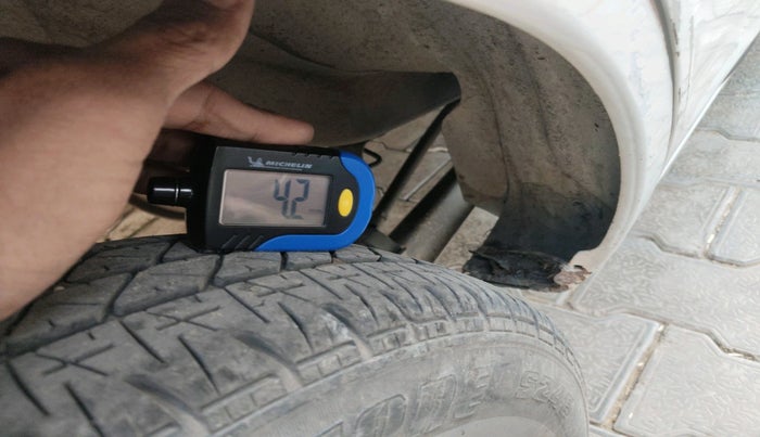 2016 Maruti Alto 800 LXI, Petrol, Manual, 86,573 km, tyre