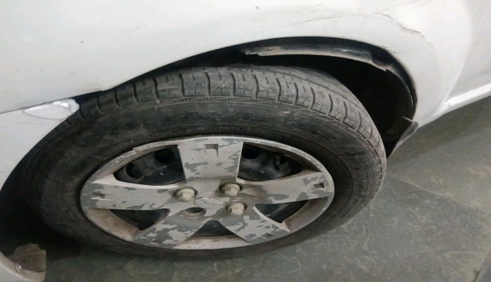 2012 Chevrolet Aveo LS 1.4, Petrol, Manual, 1,00,315 km, tyre