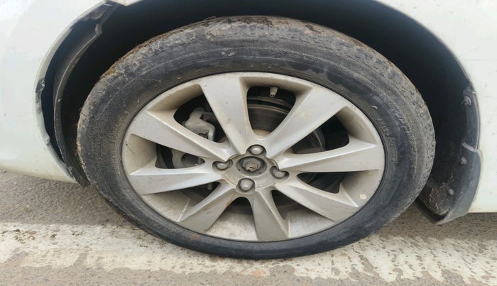 2013 Hyundai Verna FLUIDIC 1.6 CRDI SX, Diesel, Manual, 1,44,379 km, tyre