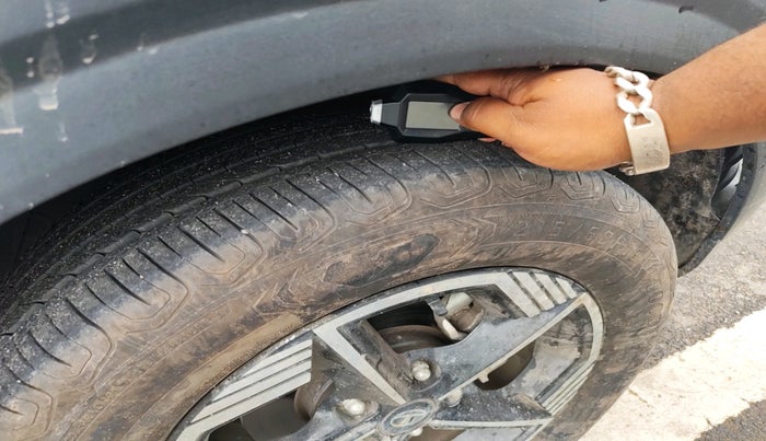 2025 Tata NEXON CREATIVE + SUNROOF 1.5 DIESEL, Diesel, Manual, 8,418 km, tyre