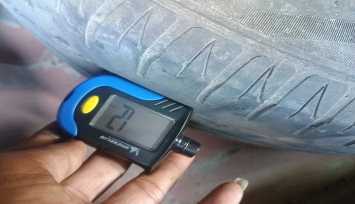 2016 Maruti Vitara Brezza ZDI, Diesel, Manual, 1,00,389 km, tyre