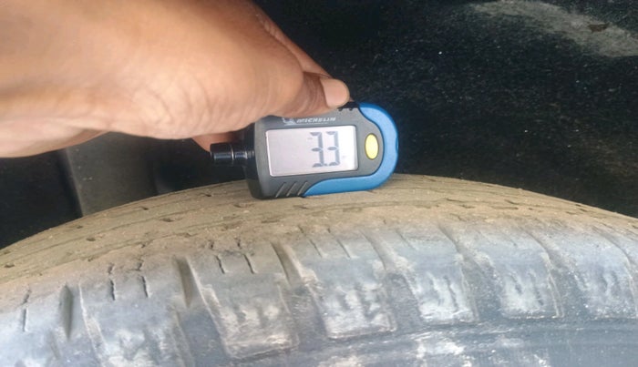 2016 Maruti Vitara Brezza ZDI, Diesel, Manual, 1,00,389 km, tyre