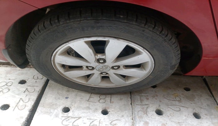 2015 Hyundai Xcent SX 1.2, Petrol, Manual, 84,713 km, tyre