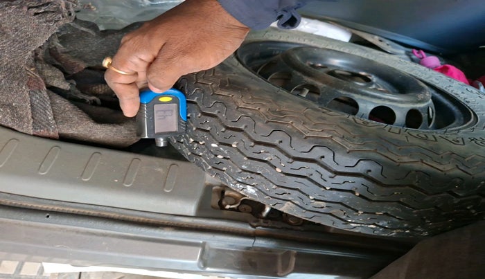 2014 Maruti Alto 800 LXI, Petrol, Manual, 1,31,645 km, tyre