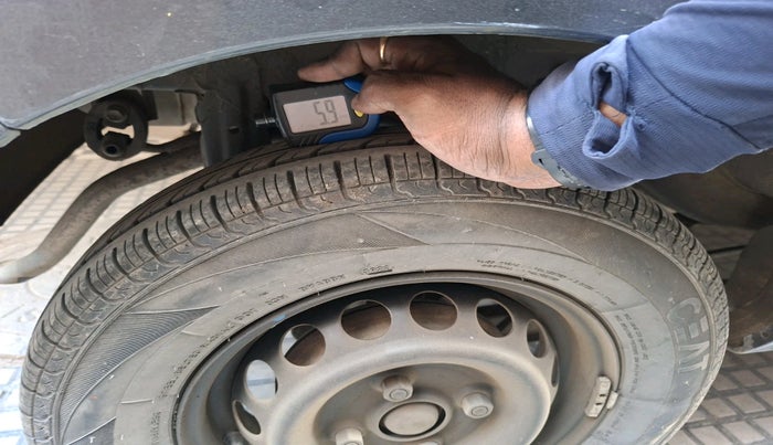 2014 Maruti Alto 800 LXI, Petrol, Manual, 1,31,645 km, tyre