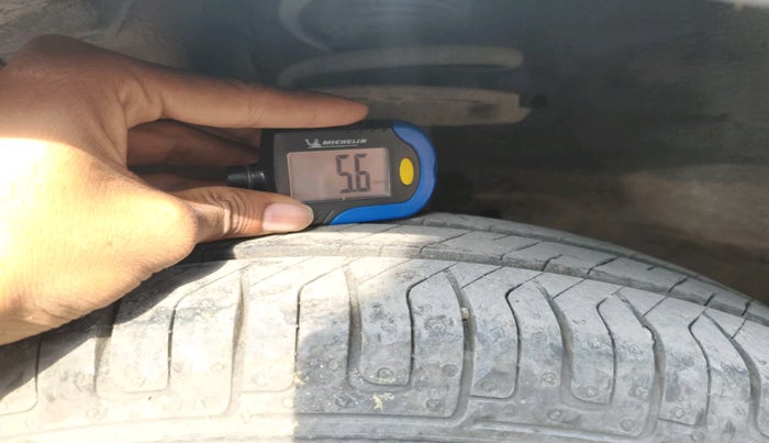 2013 Maruti Swift VXI, Petrol, Manual, 26,323 km, tyre