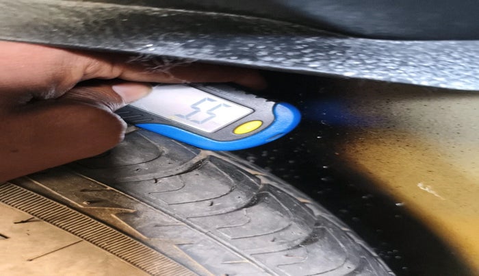 2013 Maruti Swift VXI, Petrol, Manual, 26,323 km, tyre