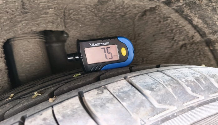 2019 Skoda Superb L&K 1.8 TSI AT, Petrol, Automatic, 50,691 km, tyre