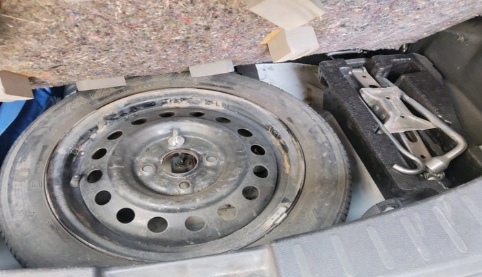 2016 Maruti Wagon R 1.0 VXI AMT, Petrol, Automatic, 17,209 km, tyre