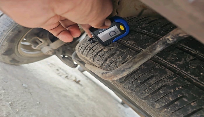 2013 Maruti Ertiga VDI, Diesel, Manual, 1,17,747 km, tyre