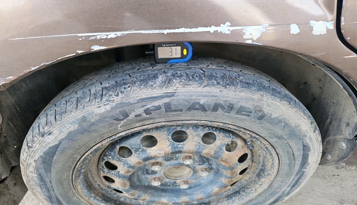 2013 Maruti Ertiga VDI, Diesel, Manual, 1,17,747 km, tyre